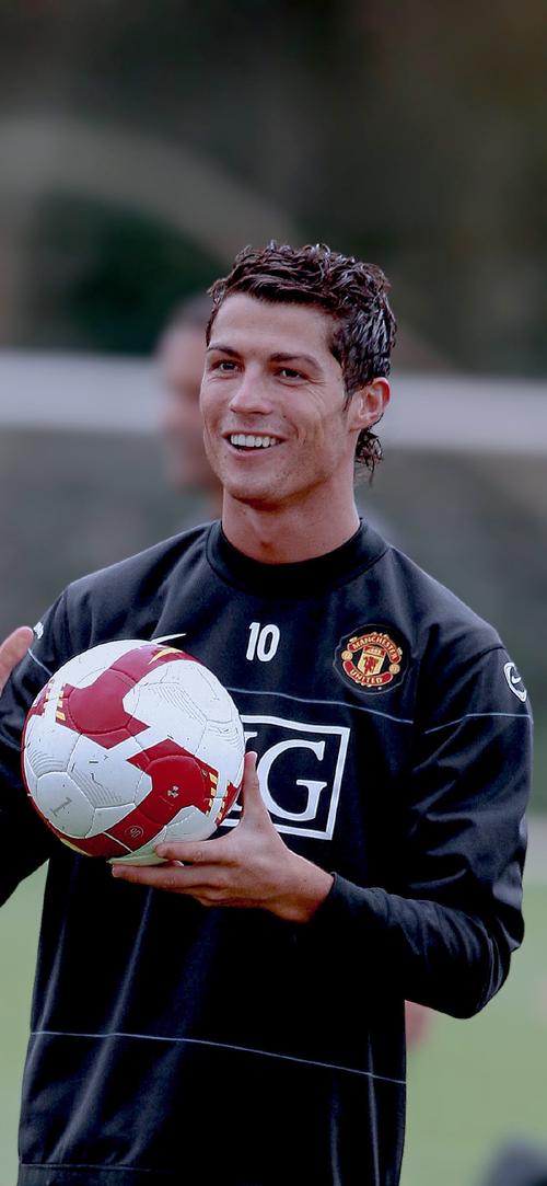 巴萨官方：美国服装品牌AMIRI成为俱乐部官方正装合作伙伴（巴萨官宣AMIRI成俱乐部官方正装合作伙伴）