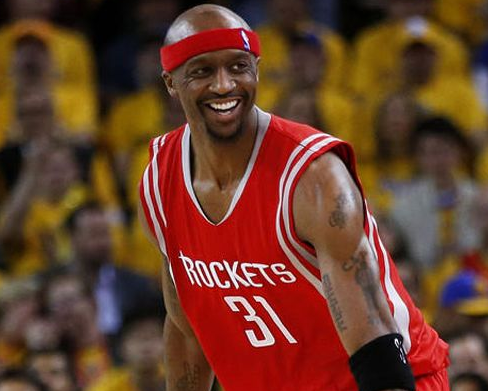 球星再度超神发挥（巨星再度神勇爆发）