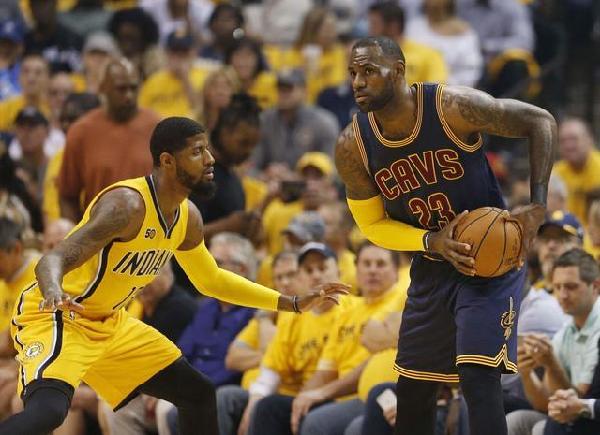 莱万：失去袖标很难过，但感受到了球迷的爱；不恨普罗别日（莱万：失去队长袖标虽难过，却感受到球迷的爱；对普罗别日无怨）