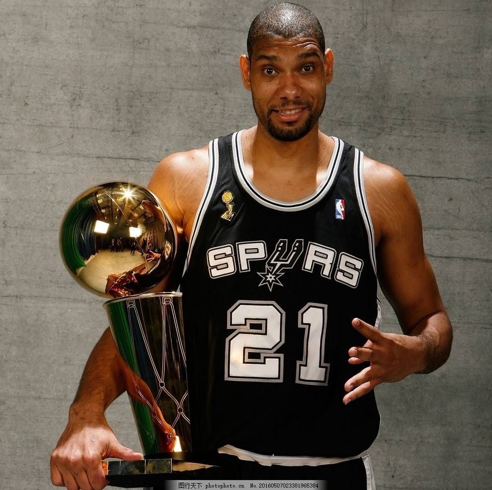 NBA常规赛战报：快船客场险胜雷霆（NBA常规赛：快船做客惊险击败雷霆）