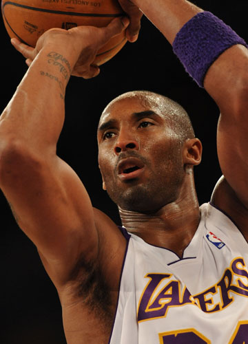 韩媒：热刺小将梁民革疑似因护照问题未能随队返回英国（韩媒称热刺小将梁民革或因护照手续受阻，未与球队一同回到英国）