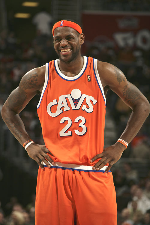 记者：马竞中卫勒诺尔芒预计伤缺一个半月至两个月（记者称马竞中卫勒诺尔芒预计因伤休战6至8周）