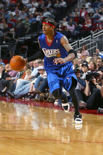 足球裁判规则误区解析（足球裁判规则常见误区解读）