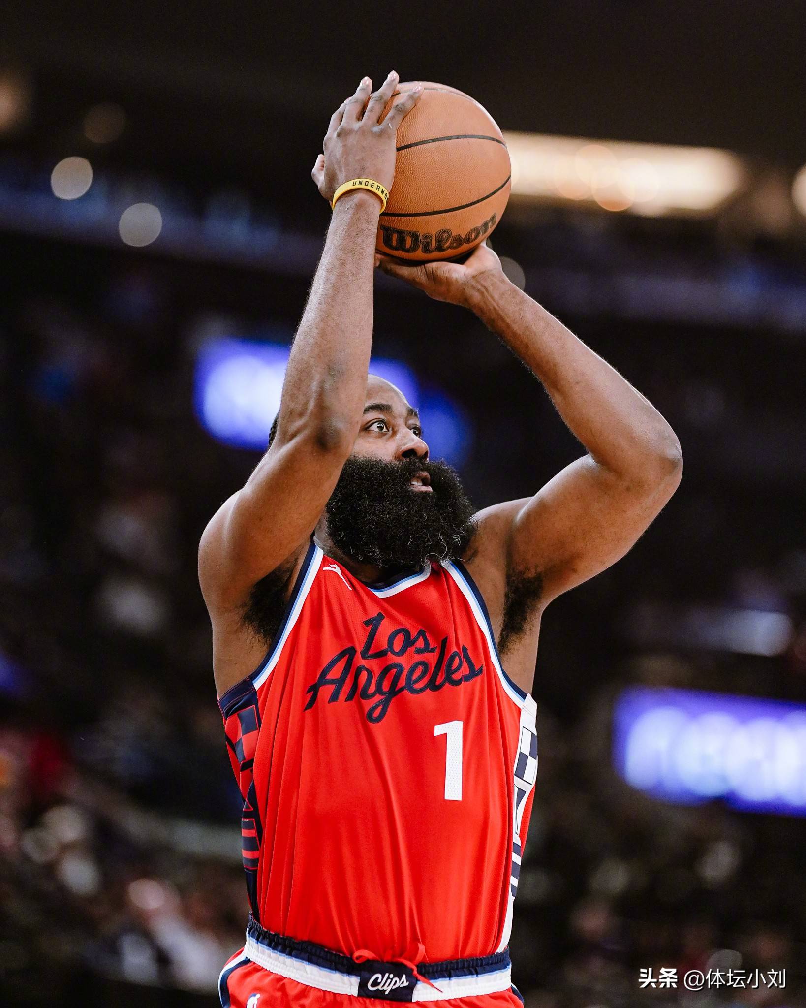 罗体：萨里向洛蒂托要求在一月引进一名高水平中场球员（罗体：萨里要求洛蒂托在冬窗签下一名高水准中场）