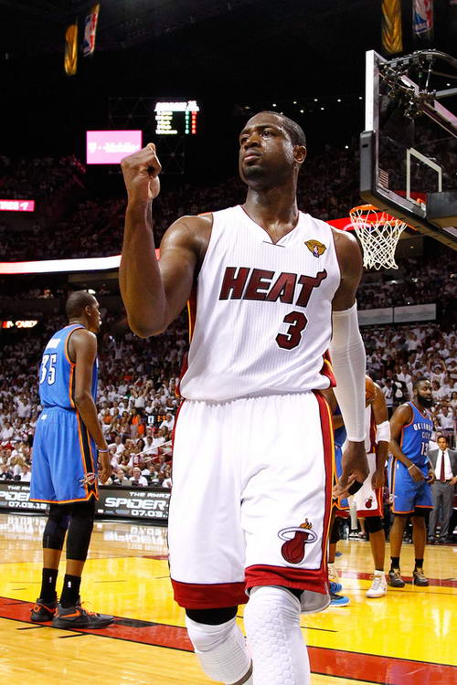 TA：皇马暂不会解雇阿隆索，但目前皇马更衣室的氛围比较紧张（TA：阿隆索短期内留任皇马，但更衣室气氛紧张）