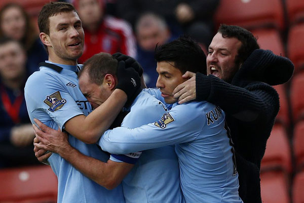 湖人替补群连夜爆发（湖人板凳席一夜狂飙）