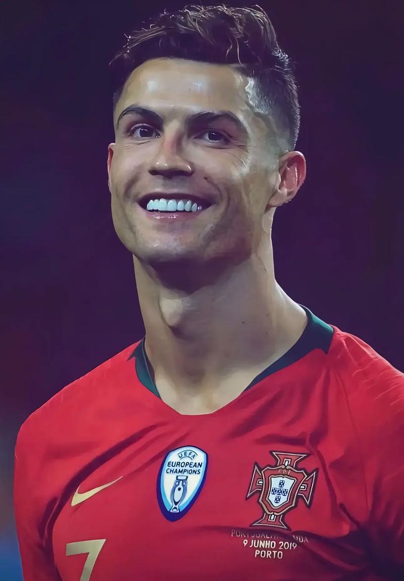 电讯报：曼联已就多纳鲁马的转会与巴黎圣日耳曼展开初步接触（电讯报：曼联与巴黎圣日耳曼就多纳鲁马转会已开启初步磋商）