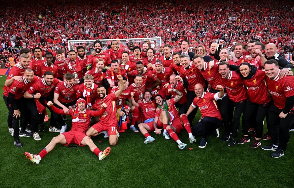 汉斯-弗里克对巴萨室内足球队的惊喜访问（汉斯-弗里克突访巴萨室内足球队）